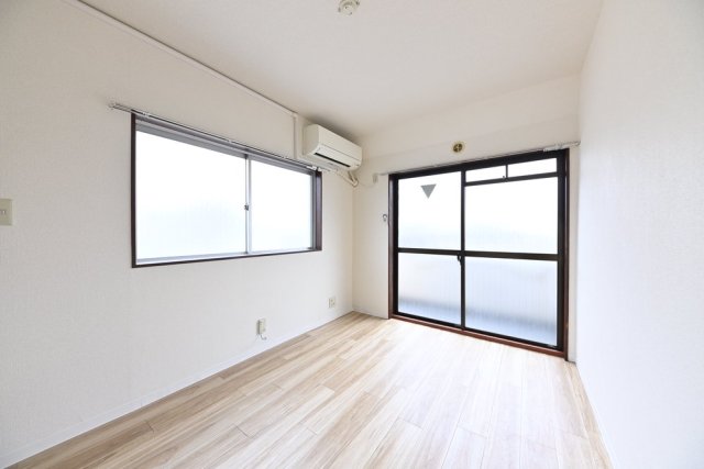 メゾン・ド・エコルス3階 同建物別部屋の参考画像