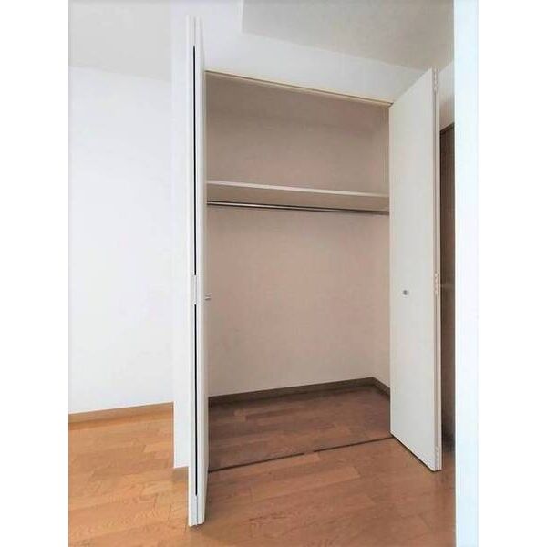 メゾン・ド・ヴィレ千葉中央0405号室 収納