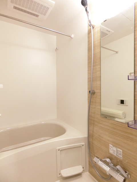 ガーラ・プレシャス三軒茶屋 コンパクトで使いやすいお風呂です