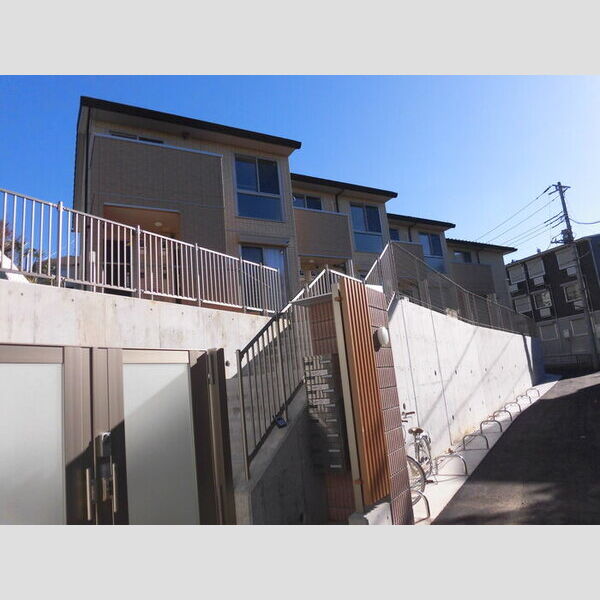 セジュールエスト参番館 エントランス