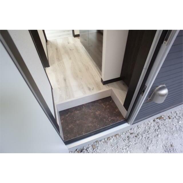 ディアリオ2階 玄関