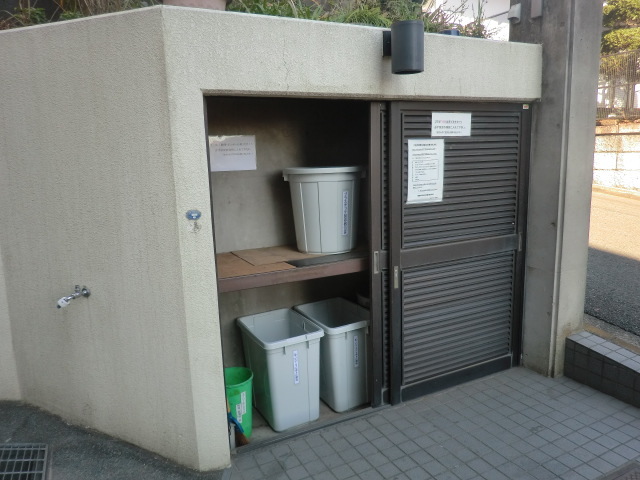 菊名フラット0302号室 ☆敷地内にゴミ置場があるのも嬉しいですね☆