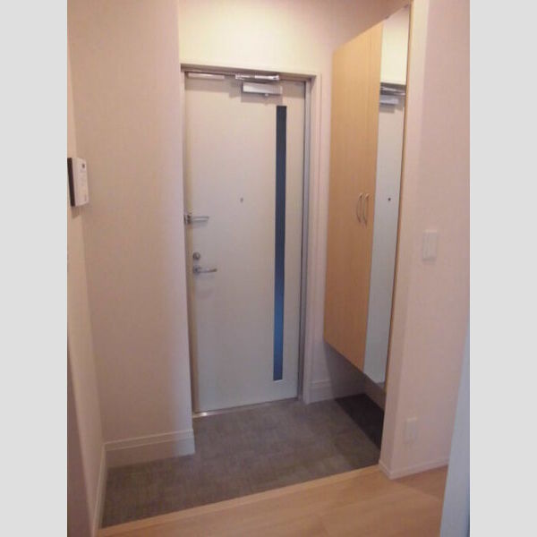 メゾン・ド・ノール おおたか 玄関