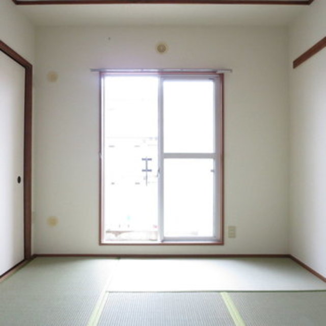 グランバニア0102号室 6帖