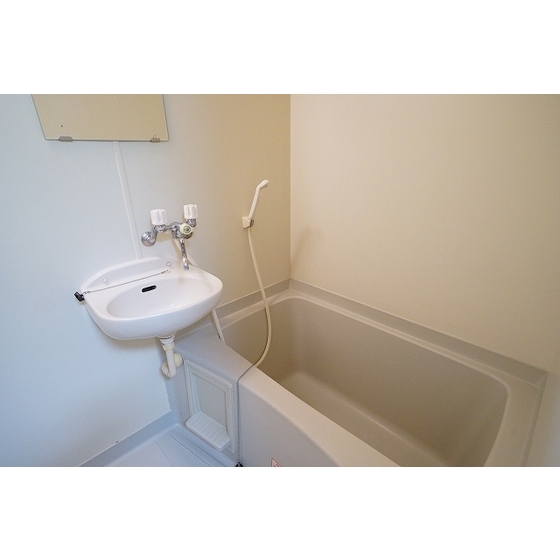 エコーハイム0202号室 内観