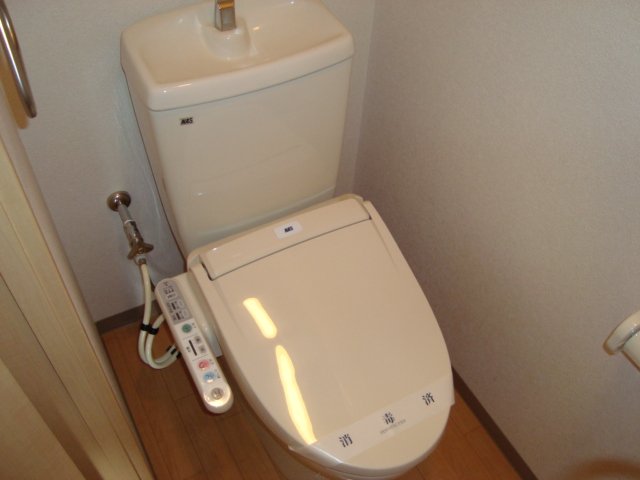 エスポアール・エルク シャワー付トイレ