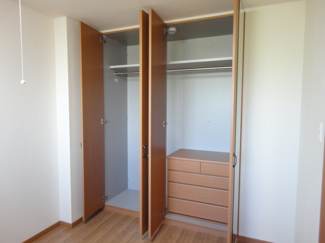 マーガレットガーデンⅢ306号室 クローゼット