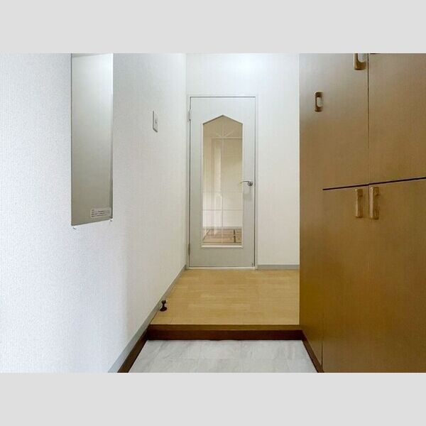 ラフィネ　FGG101号室 玄関