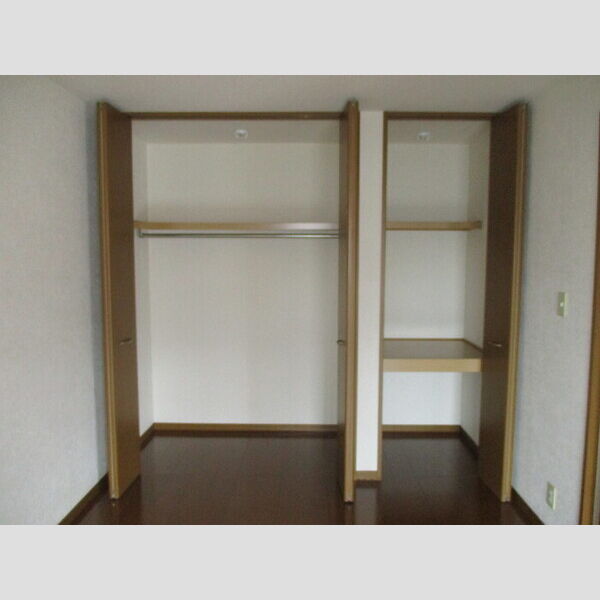 ヴェルドミール　壱番館 収納