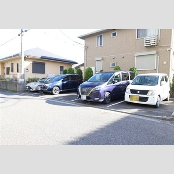 フェルミエ101号室 駐車場