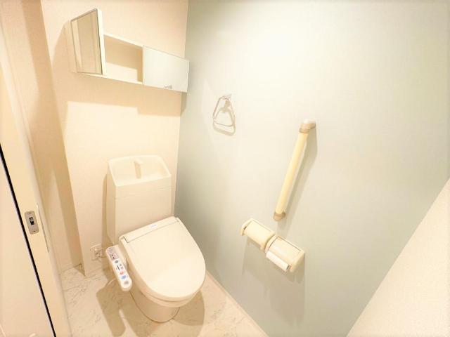 スカイハイ・ウィッシュ105号室 シャワー付トイレ