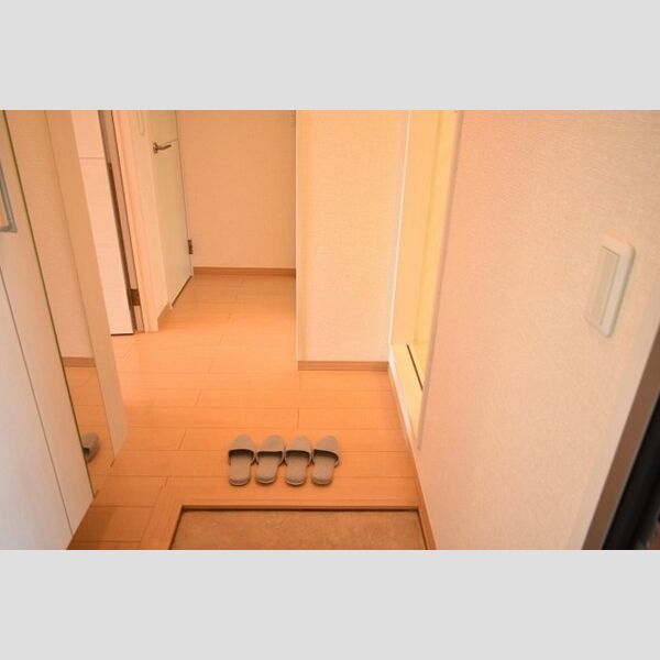 プリムヴェール　十一番館 玄関