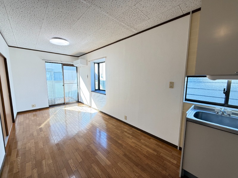 メゾンブランシュ 広いリビングです。