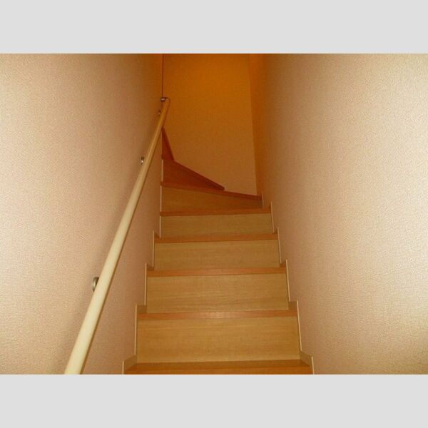 コモド203号室 階段