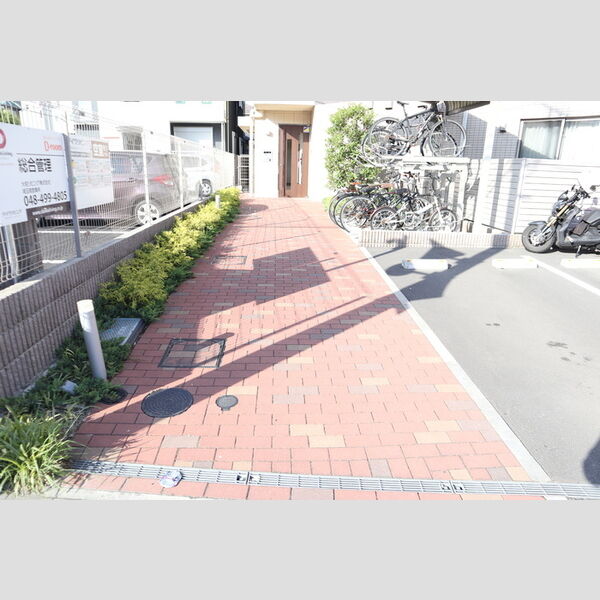 ラフレ東川口 アプローチ