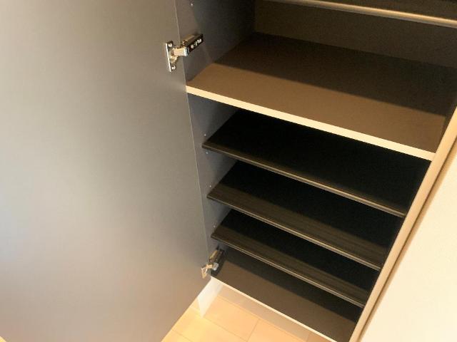 （仮称）小田原市扇町アパート新築工事102号室 下駄箱（イメージ）