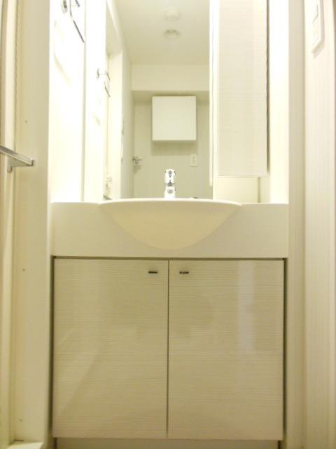 ガーラ・ステーション明大前10階 洗面