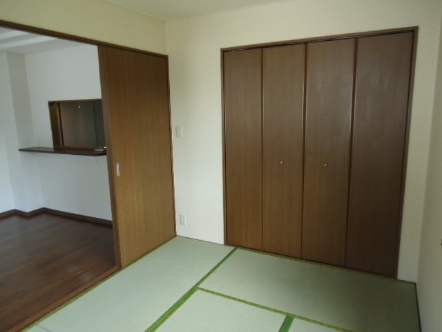 クレストール中里 和室
