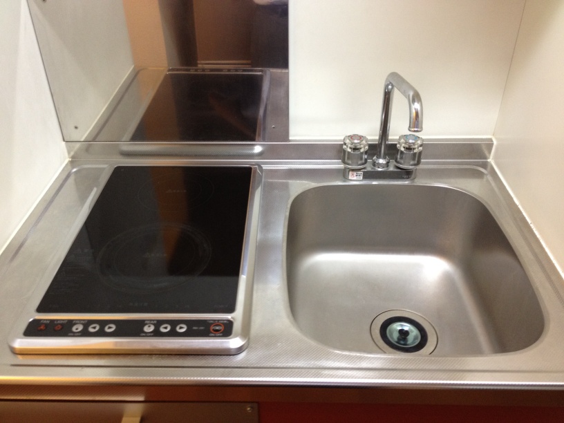 レオパレス彩 玄関