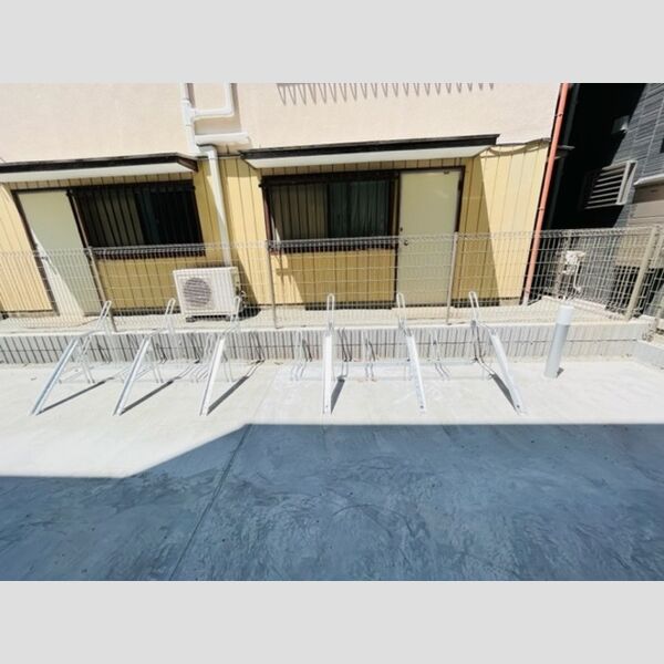 渚202号室 駐輪場