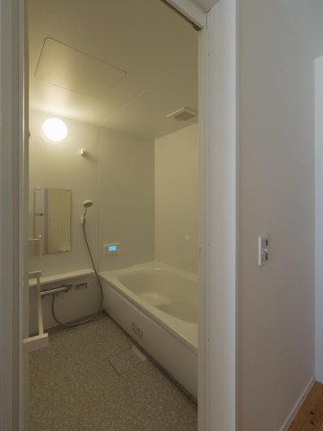 Kizuki Terracehouse 川和台 お風呂場は賃貸では珍しい一坪タイプで広々