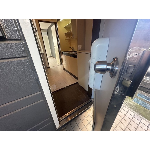 メゾンワコー 玄関