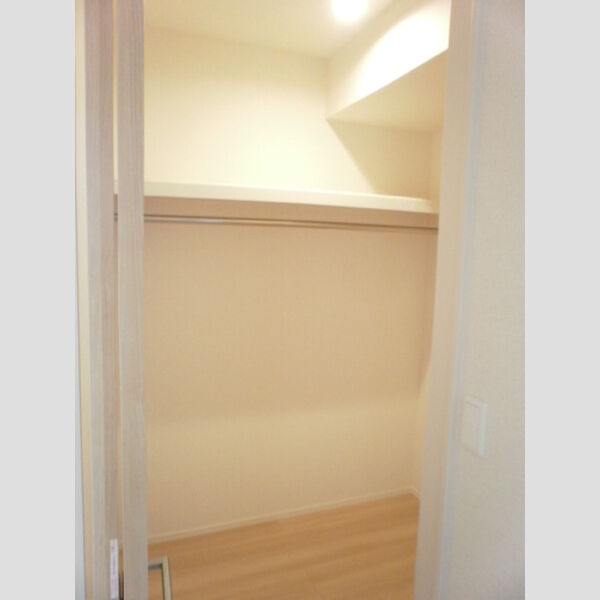 プラド大宮301号室 洋室ウォークインクローゼット♪