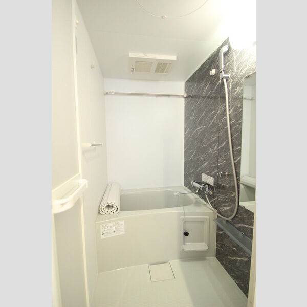 SUN RESIDENCE 106号室　浴室