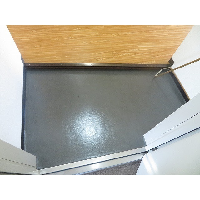 クレール１８0303号室 玄関