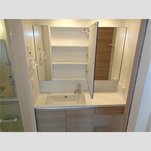 ラッキーレジデンス 洗髪洗面化粧台