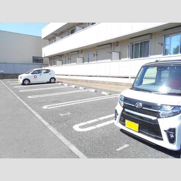 エスポワール神明 駐車場