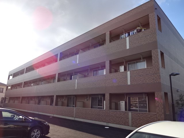 ベルグラース西大宮 外観写真（昼）