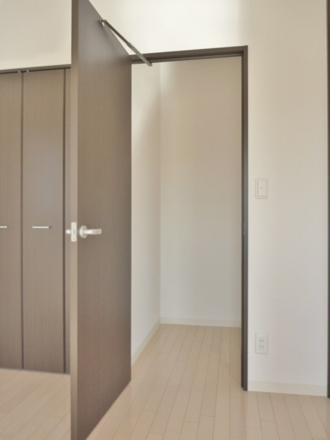 ファミーリェ希望ヶ丘　Ａ棟 洋室１　※別号室の参考写真(現況優先・仕様違いの場合あり)