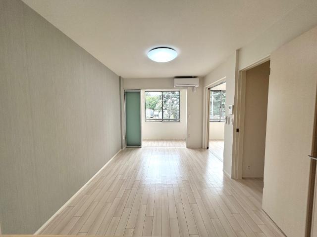 Ｓｍｉｌｅ　ｖｉｌｌａ（スマイル　ヴィラ）202号室 リビング