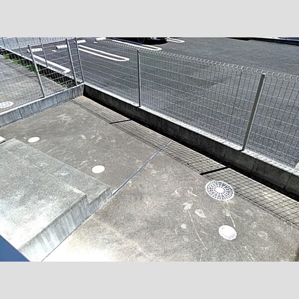 イルミナ102号室 専用庭