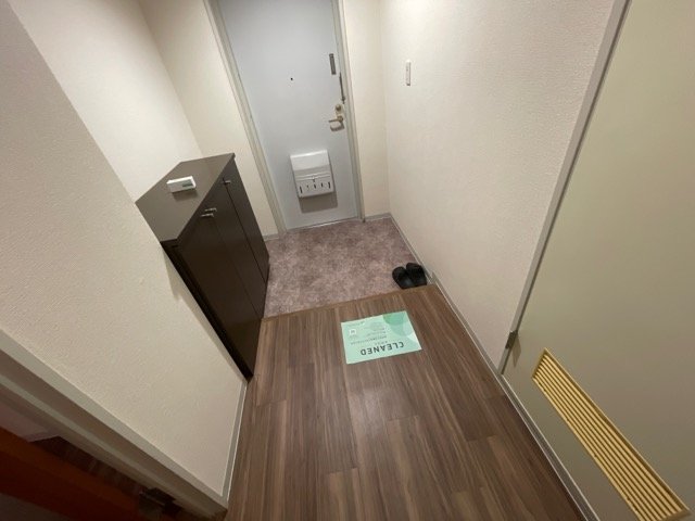 成加パラシオン4階 玄関