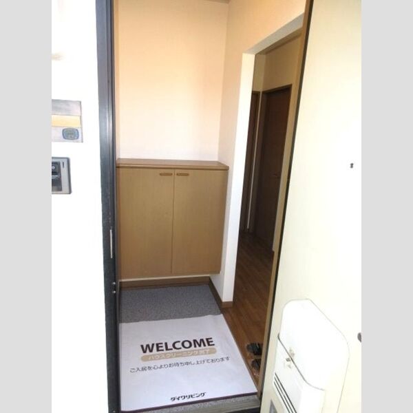 ハウスアーバン 玄関