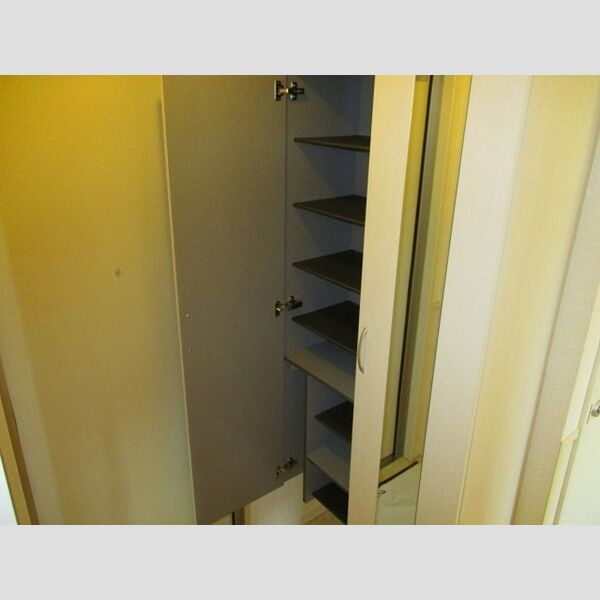 スカイフォレスト202号室 シューズBOX