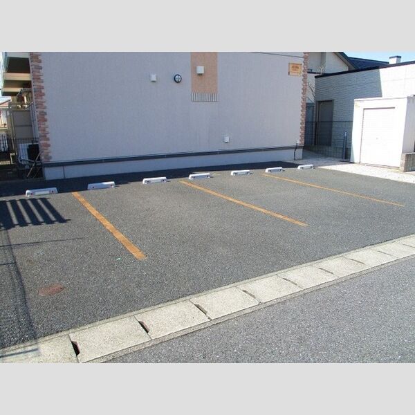 ルーチェ202号室 駐車場