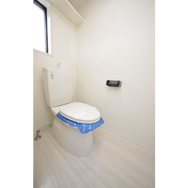 ジュネパレス平塚第030301号室 トイレ