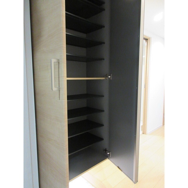 HERON’S NEST 内観