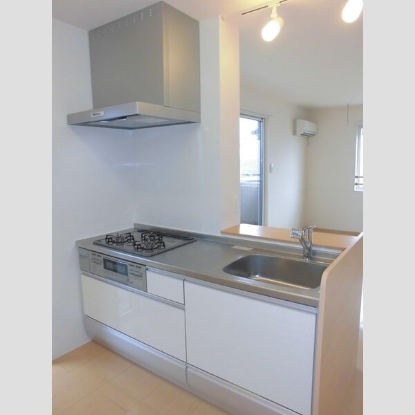 サン クラージュ301号室 3口システムキッチン