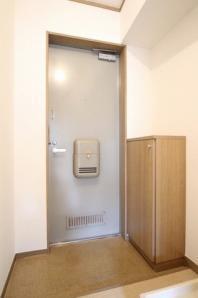 ニューライフピア102号室 玄関