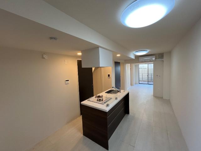 サンセット　ヒルズ（Sunset Hills） リビング