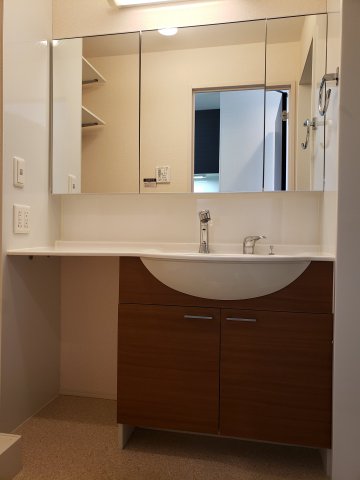 マレアガーデン新横浜Ｅ棟0107号室 洗面