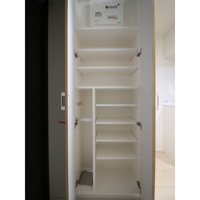 プレール・ドゥーク中板橋Ⅱ402号室 シューズボックス