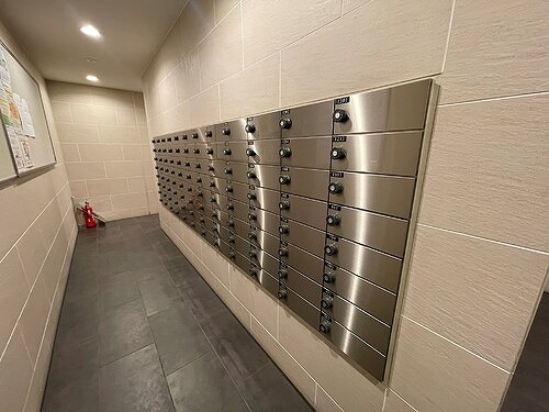 ヴェレーナシティ　パレ・ド・プラージュ4階 集合郵便受