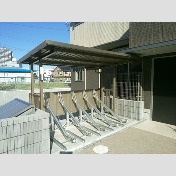 エミナーレ302号室 駐輪場