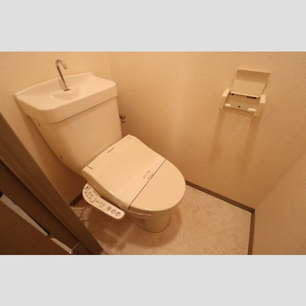 プレヤーデン　B101号室 温水洗浄暖房便座