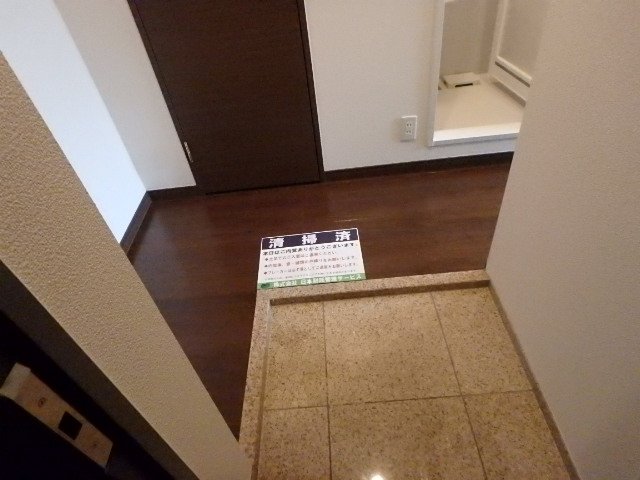 ルーブル中野坂上参番館 玄関